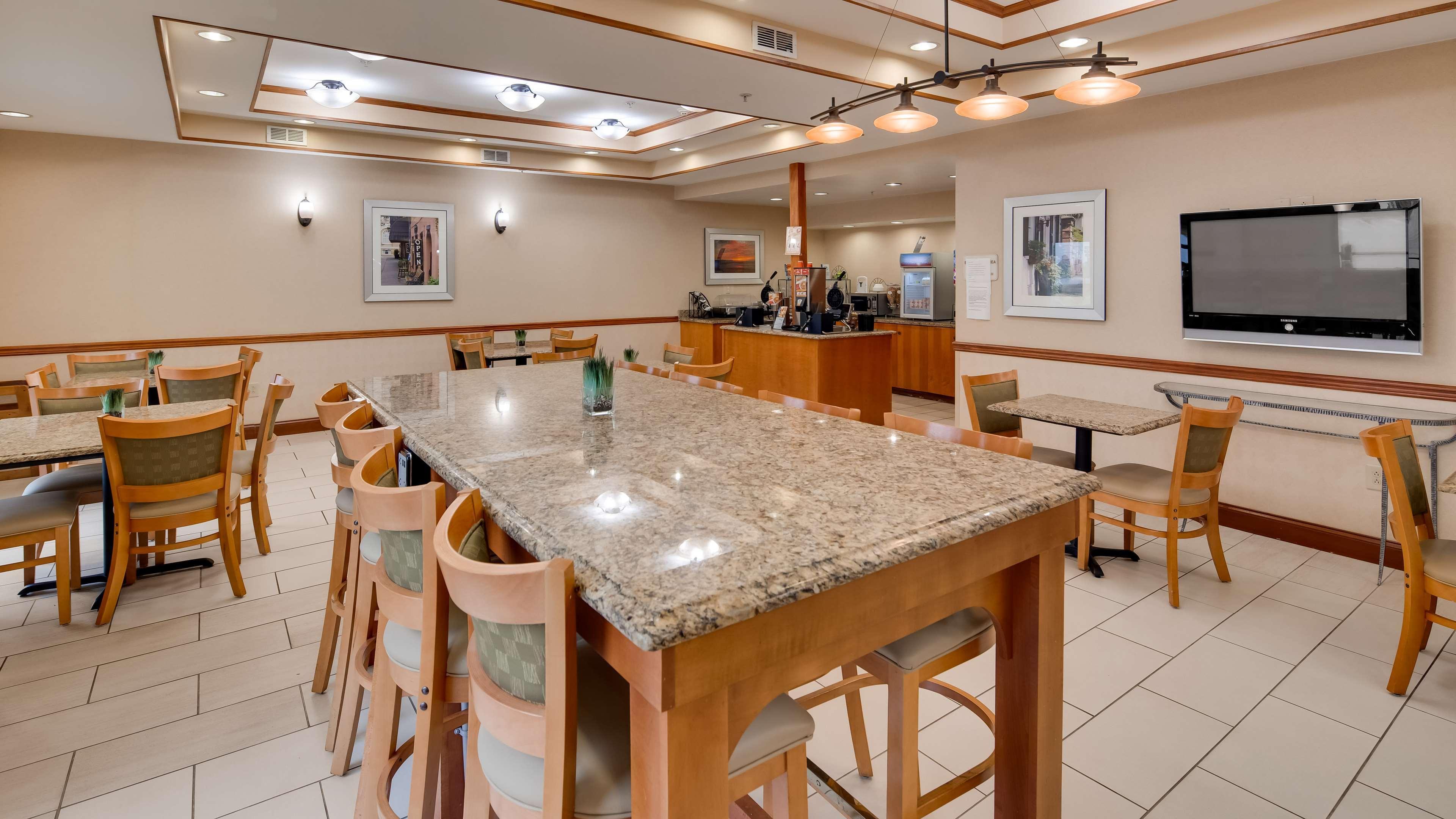 Best Western Executive Inn - Latta Berrys Crossroads Bagian luar foto