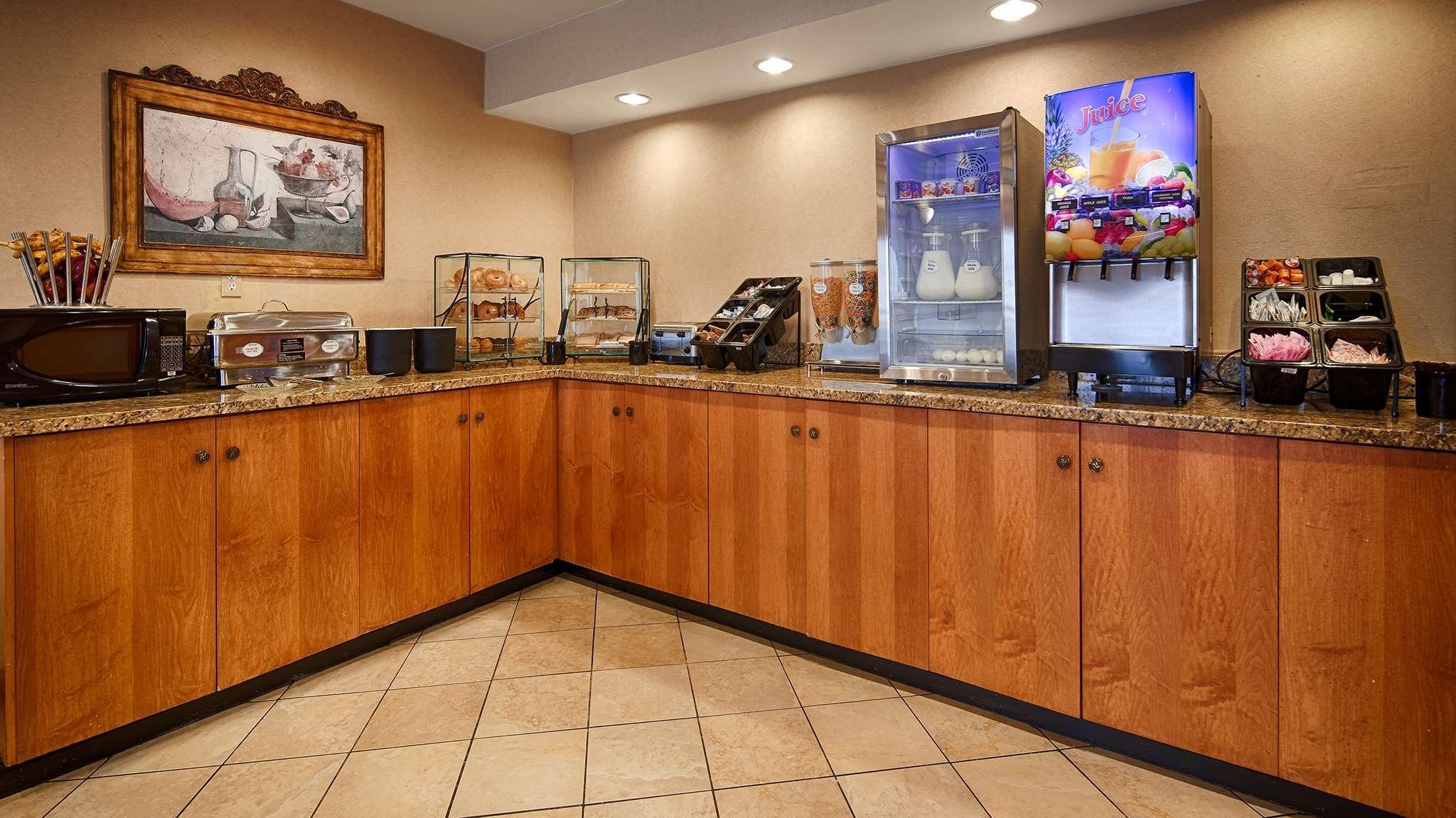 Best Western Executive Inn - Latta Berrys Crossroads Bagian luar foto